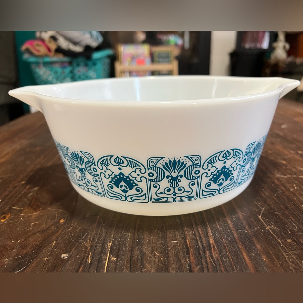 Vintage Pyrex Blue Horizon 2.5 Quart Casserole Dish